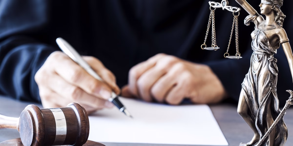 Po jakim czasie można sprzedać nieruchomość z licytacji komorniczej?