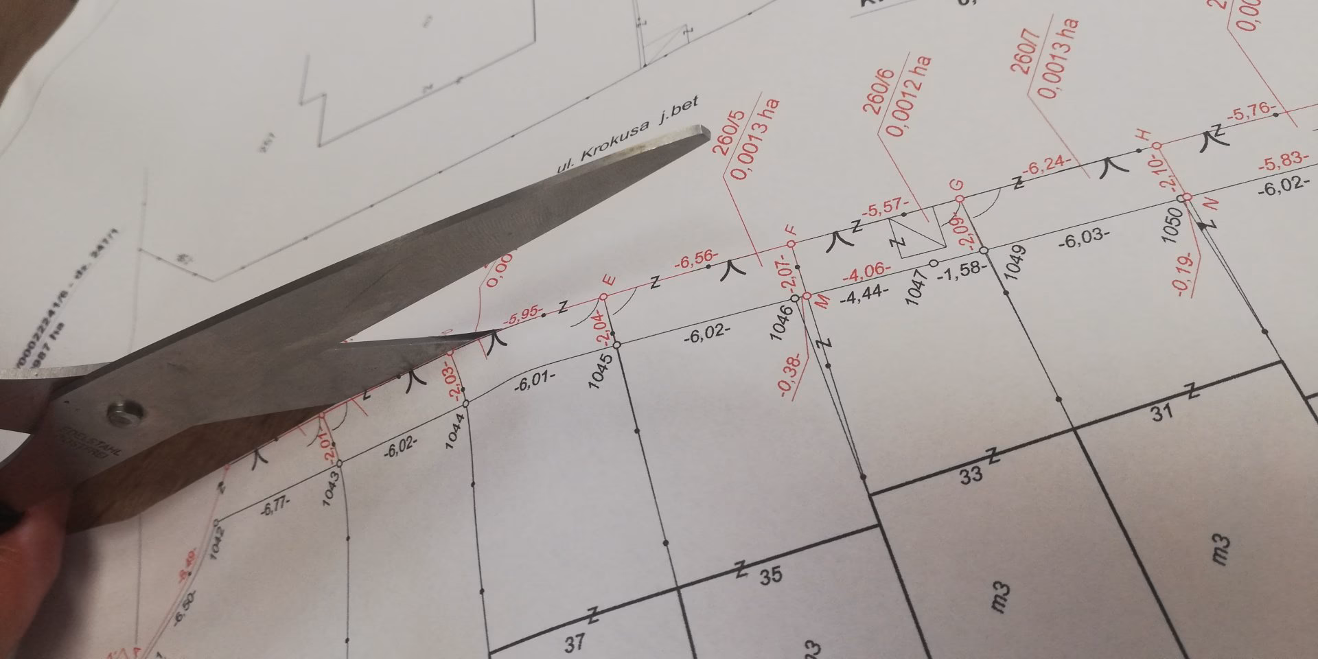 Czy wniesione zarzuty do planu podziału sumy uzyskanej przez egzekucję podlegają opłacie sądowej?