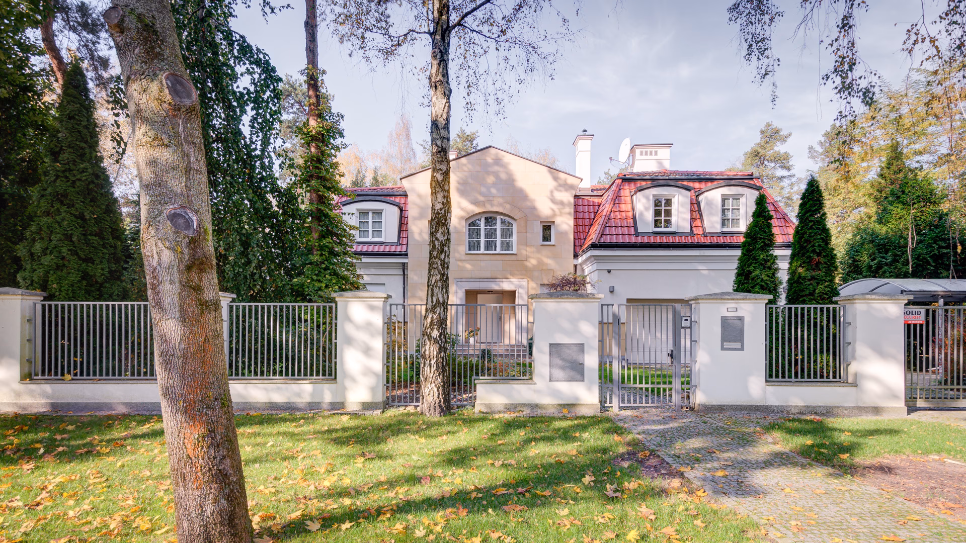 Ile kosztuje metr kwadratowy działki w Łomiankach?