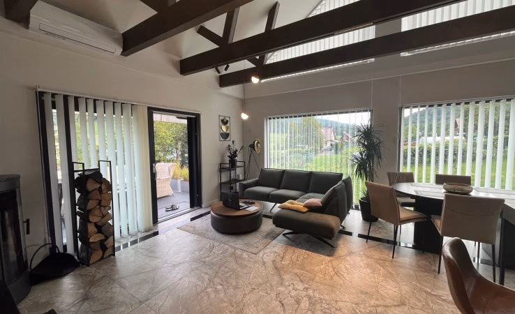 Kto jest właścicielem nieruchomości Pioneer?