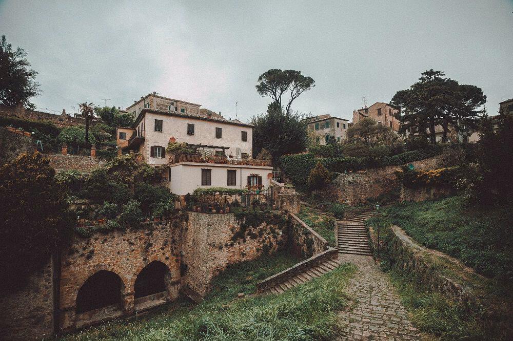 Czy Amerykanie mogą kupować nieruchomości na Sardynii?