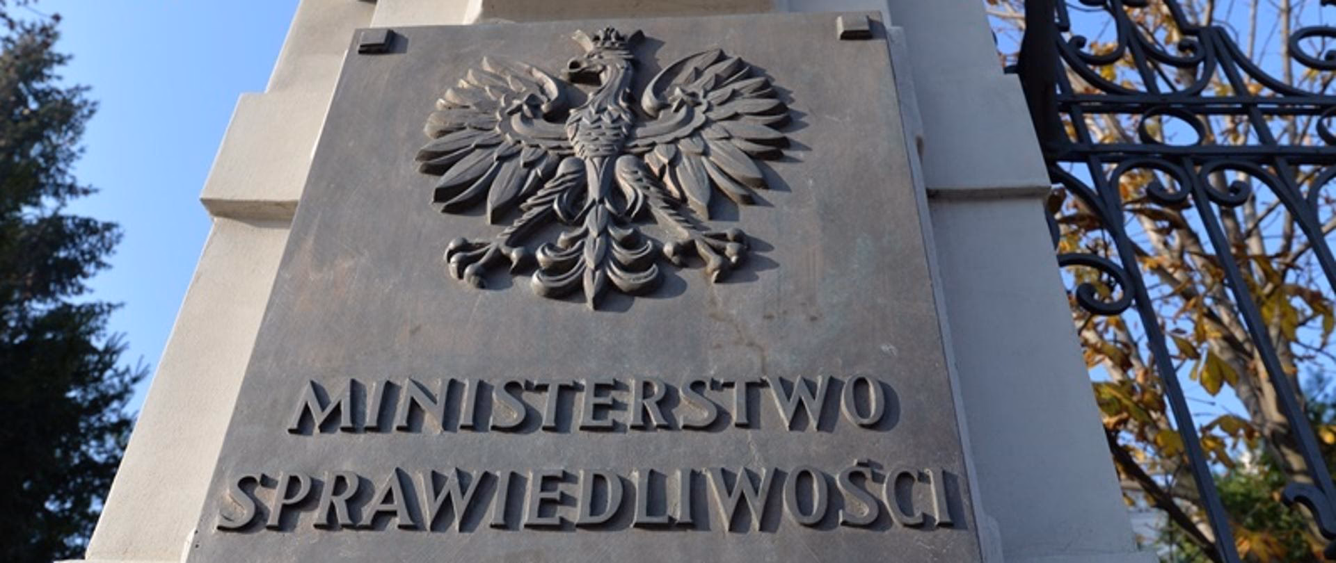 Co oznacza słowo licytacja?