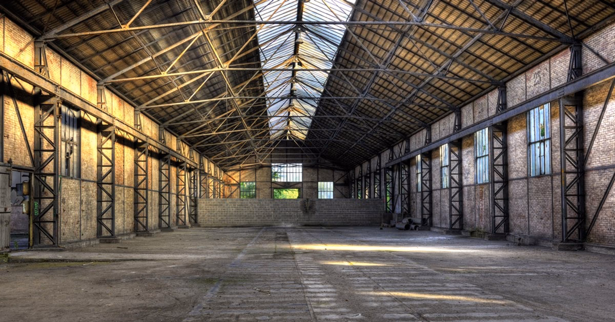 Czy wiata magazynowa jest budynkiem?